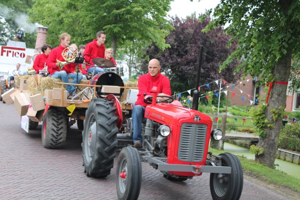 Optocht Dorpsfeest 2013